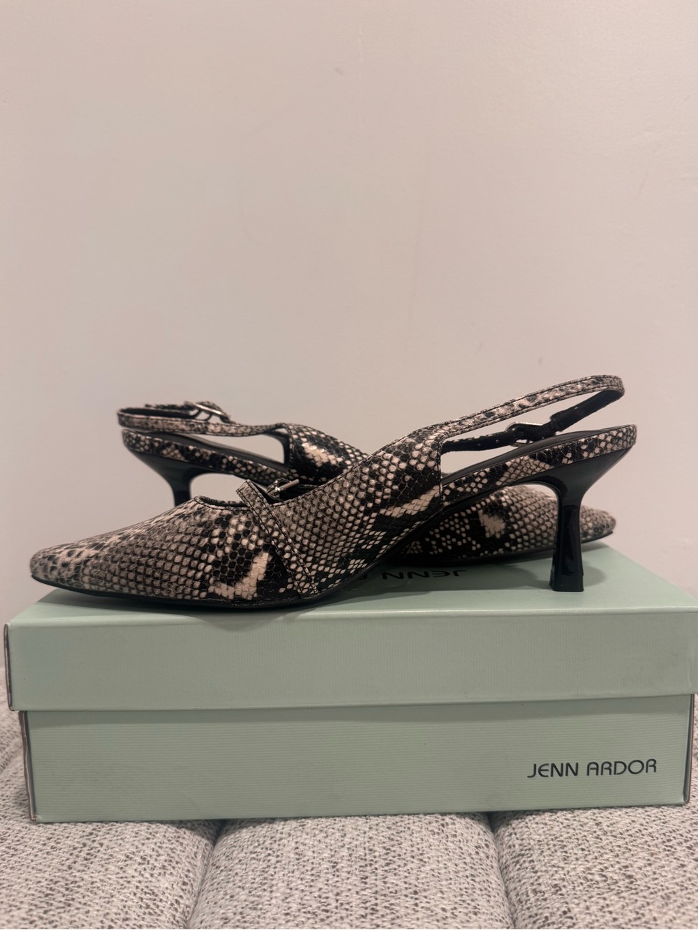 Jenn Ardor Black & Cream Snakeskin Slingback Kitten Heel Pumps